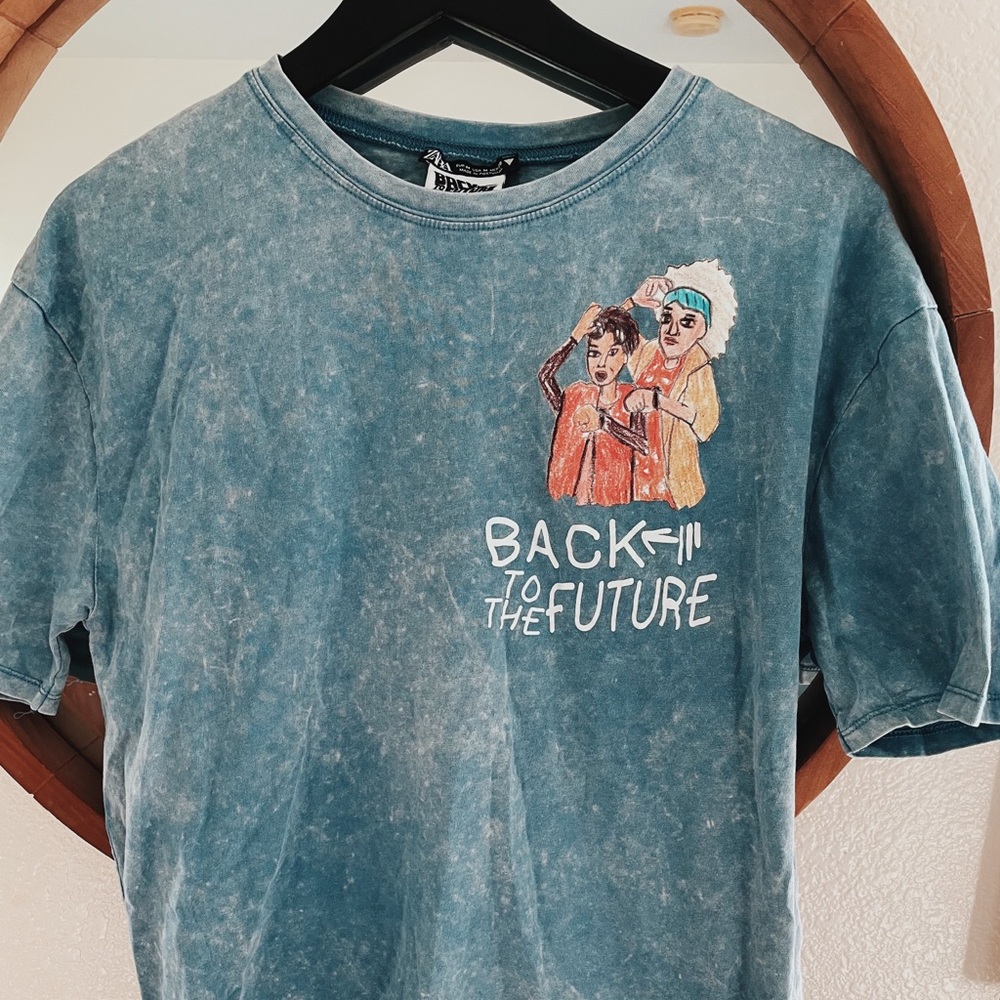 Small, but long and roomy graphic shirt